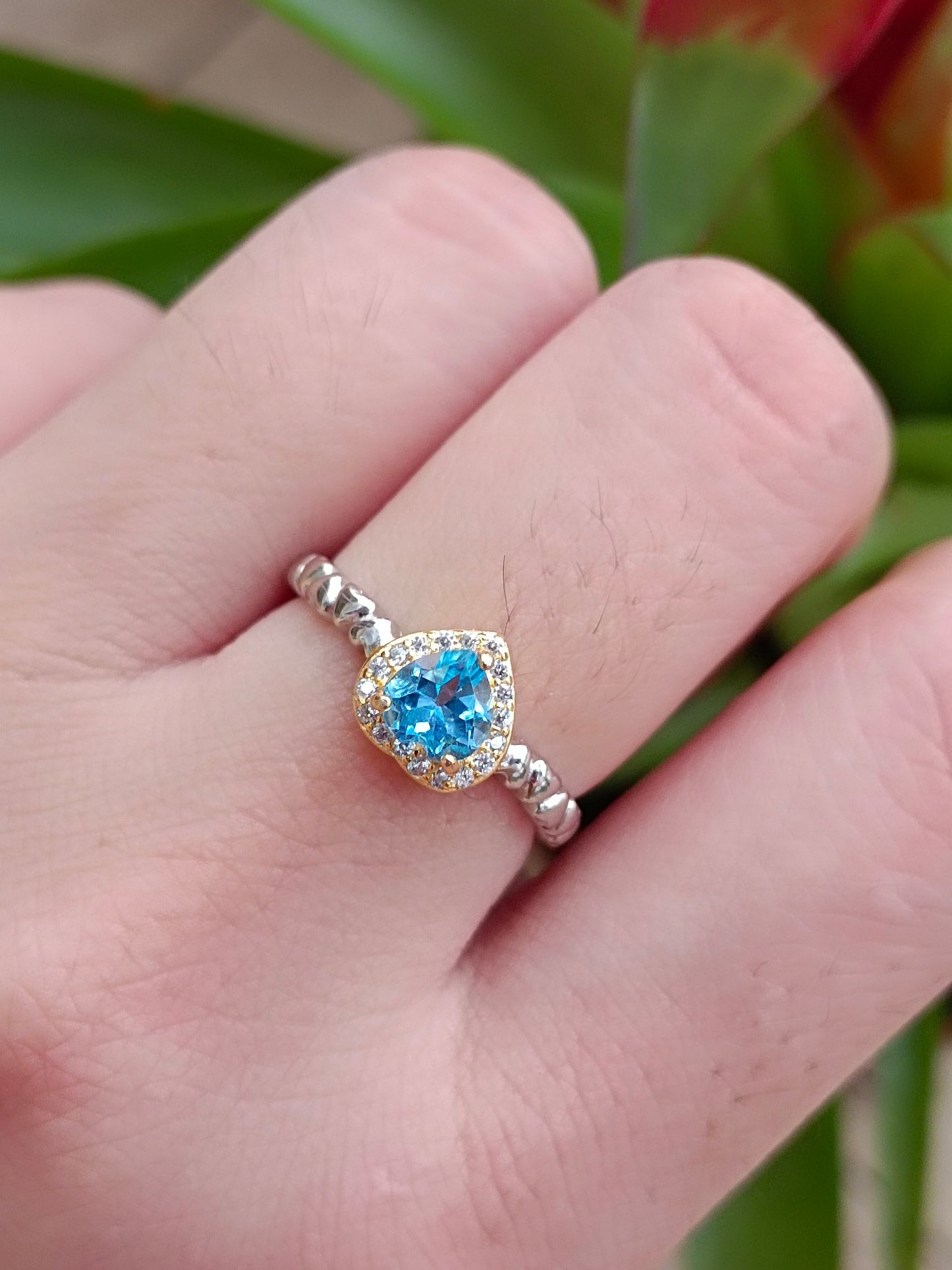 Exquisite Natural Swiss Blue Topaz Heart Ring - Elegant Jewelry