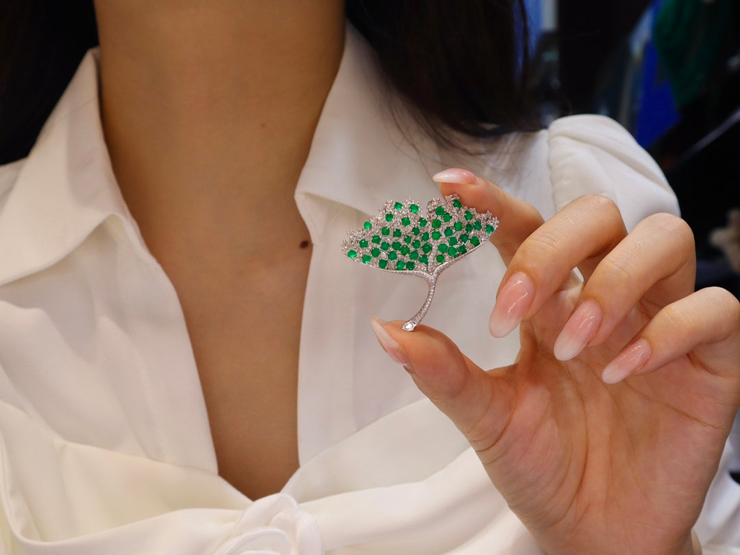 Elegant Ginkgo Leaf Brooch/Pendant in Emerald and Diamonds | Fine Jewelry