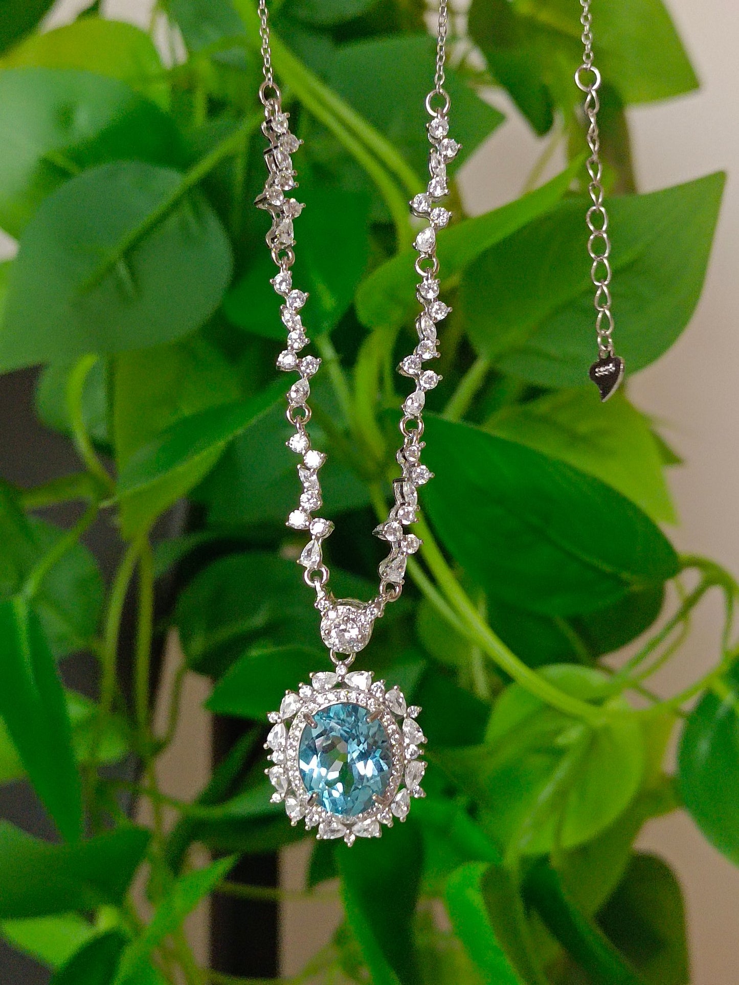 Exquisite Natural Topaz Jewelry Necklace in S925 Silver Setting