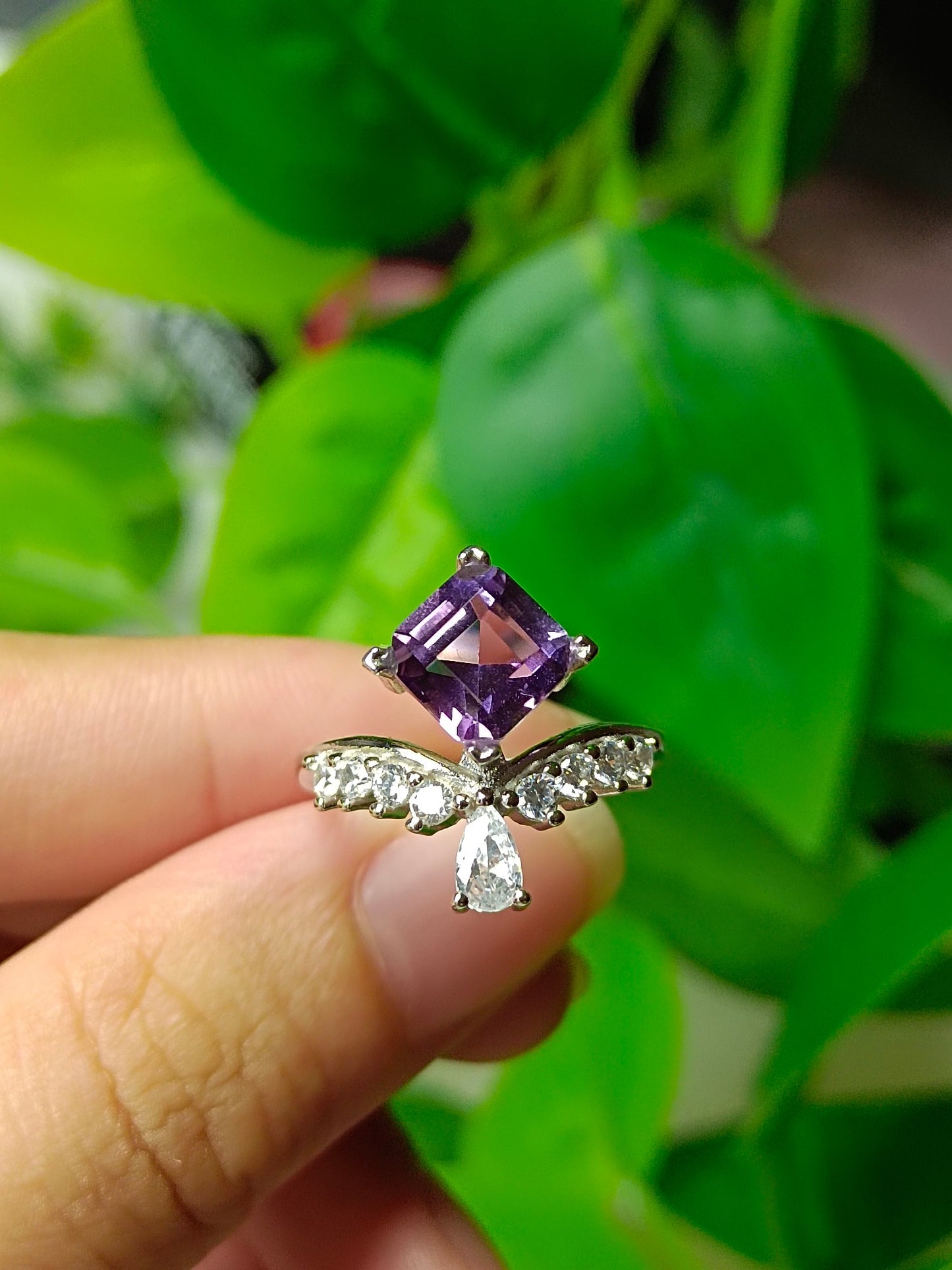 Cincin Persegi Kristal Ungu Asli yang Indah - Barang Kemas untuk Keanggunan dan Romantik