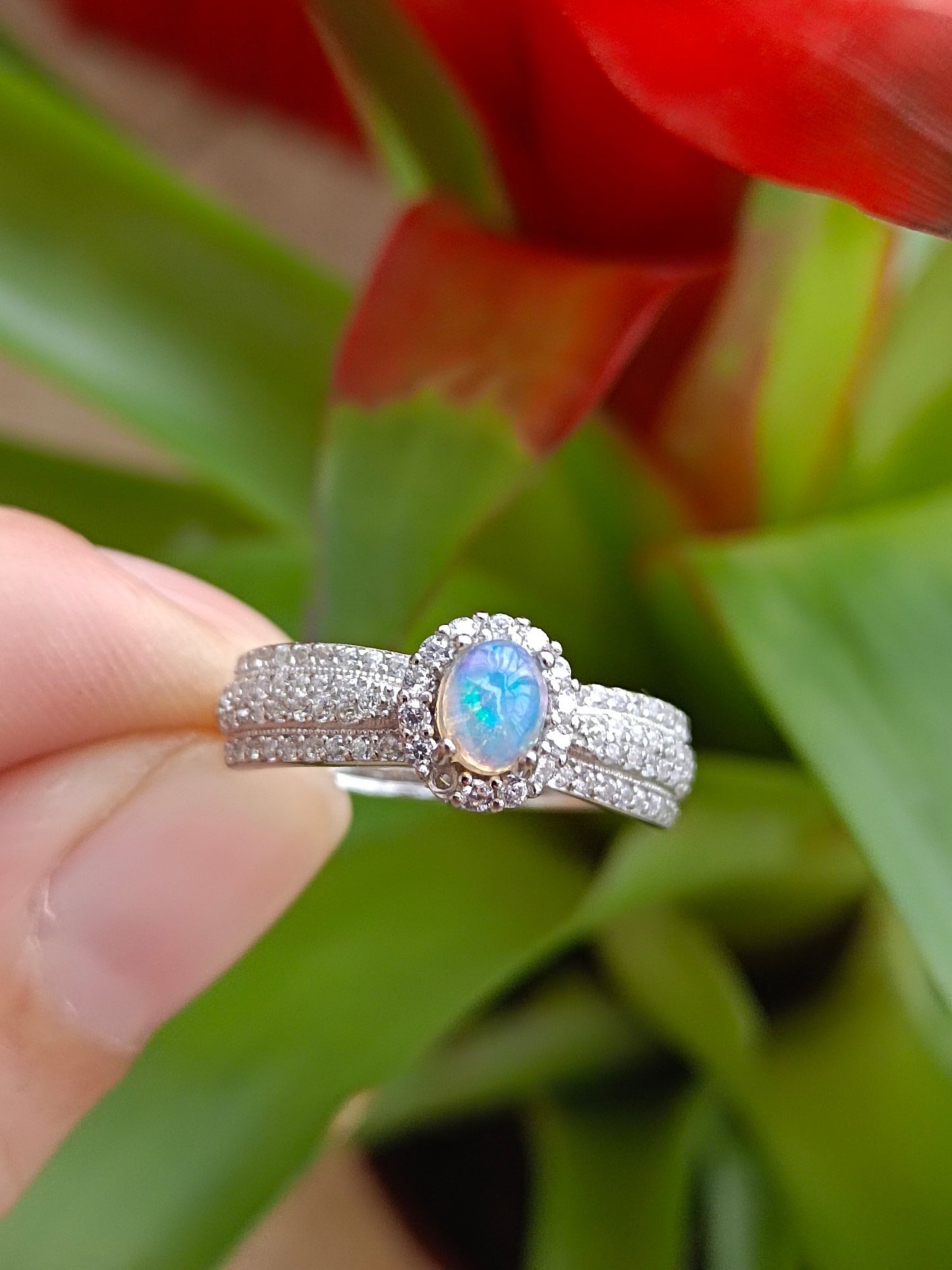 Exquisite Natural Opal Ring - A Jewelry Delight