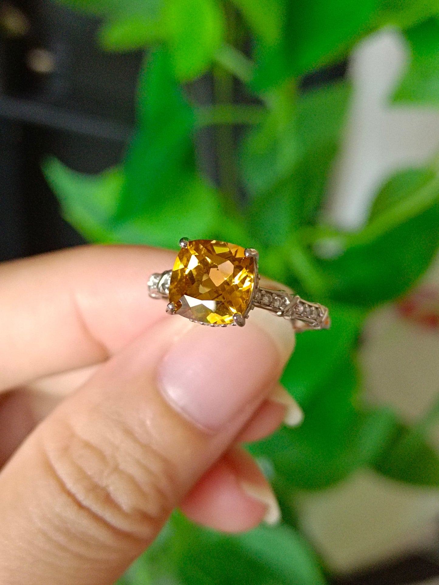 Anello quadrato con citrino giallo naturale - Gioiello squisito