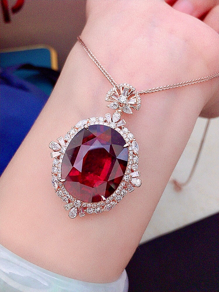 Exquisite Collectible Jewelry: Top-Grade Large Carat Ruby-Like Tourmaline Pendant