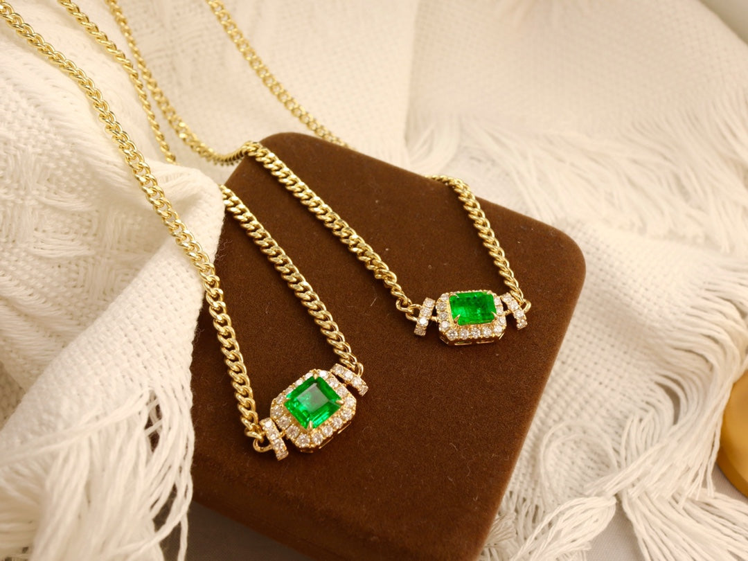 Luxurious Emerald Cuban Link Necklace - High-End Jewelry