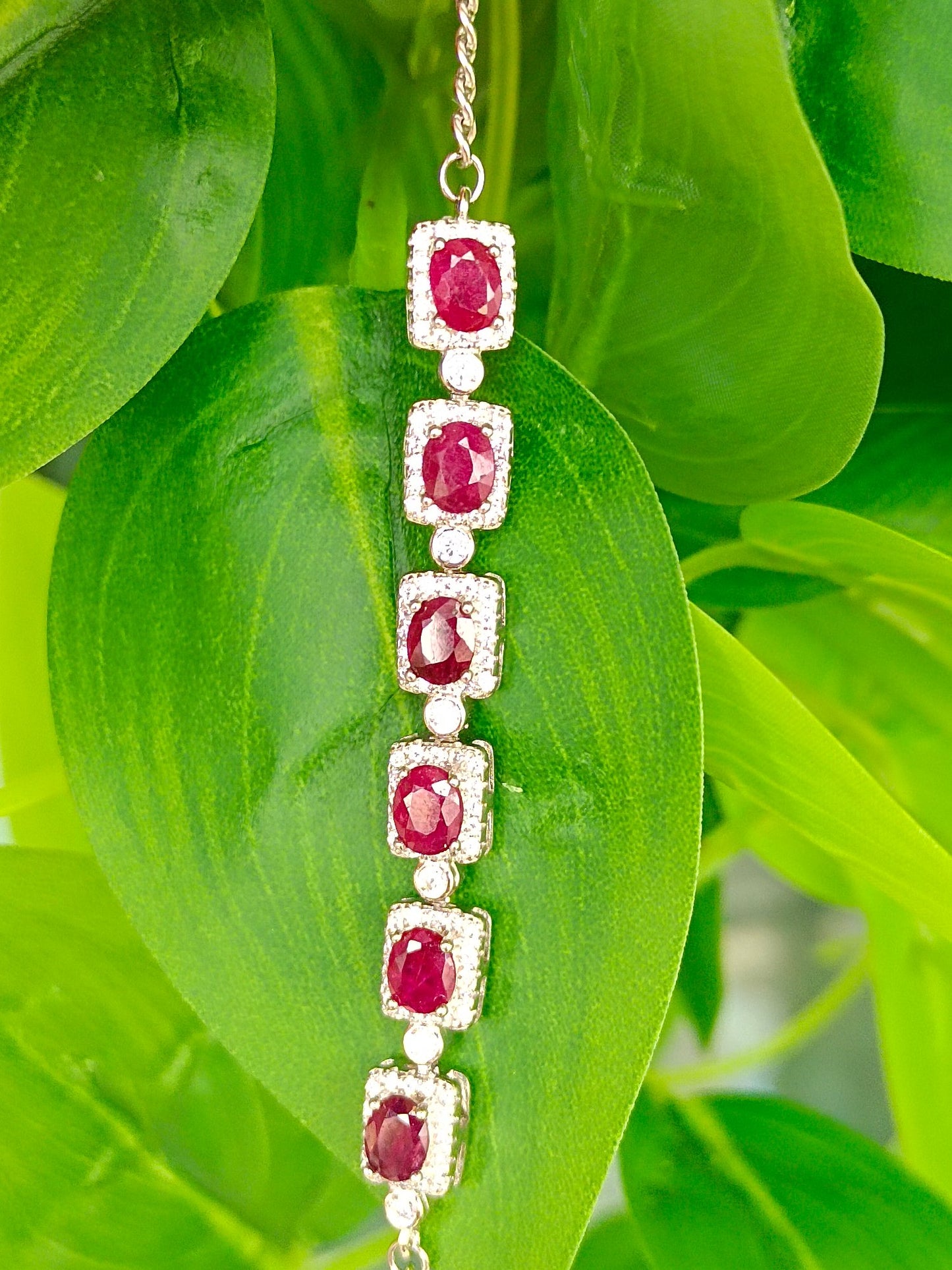 Dazzling Ruby Bracelet - A Masterpiece of Elegance and Mystery in Jewelry