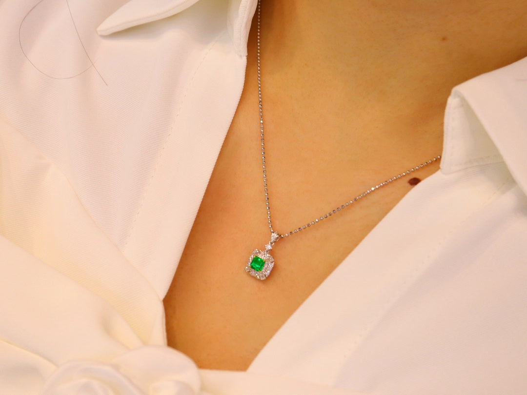 Panjshir Emerald Pendant Jewelry - A Sparkling Gem You Can't Resist!