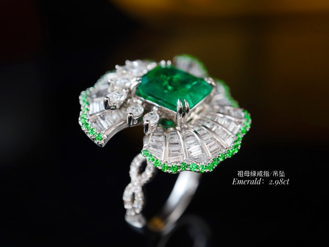 Emerald Elegance: Vivid Green Lotus Jewelry - Pendant/Ring