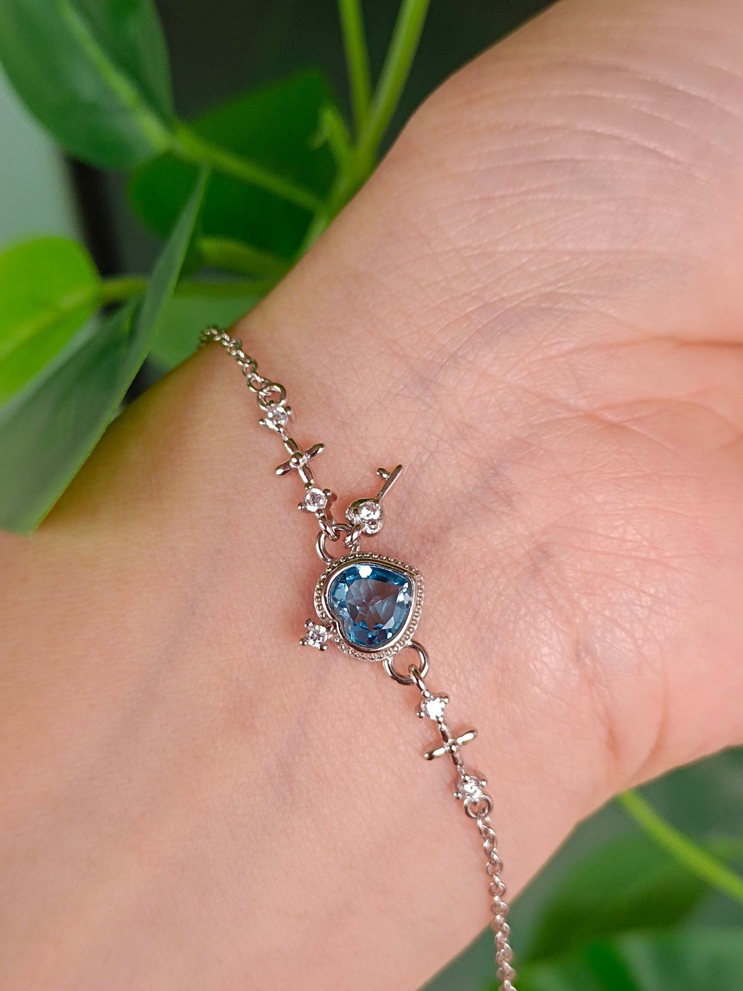 Heart-Shaped Natural Swiss Blue Topaz Jewelry Bracelet