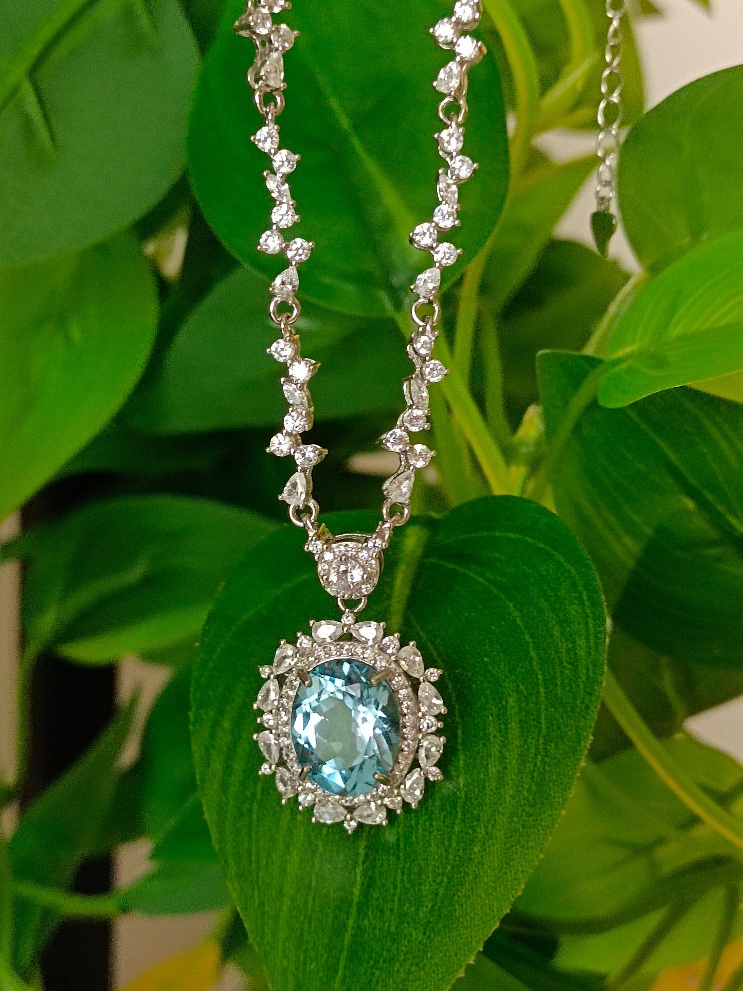 Exquisite Natural Topaz Jewelry Necklace in S925 Silver Setting