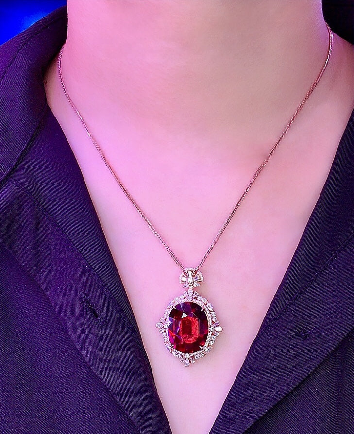 Exquisite Collectible Jewelry: Top-Grade Large Carat Ruby-Like Tourmaline Pendant