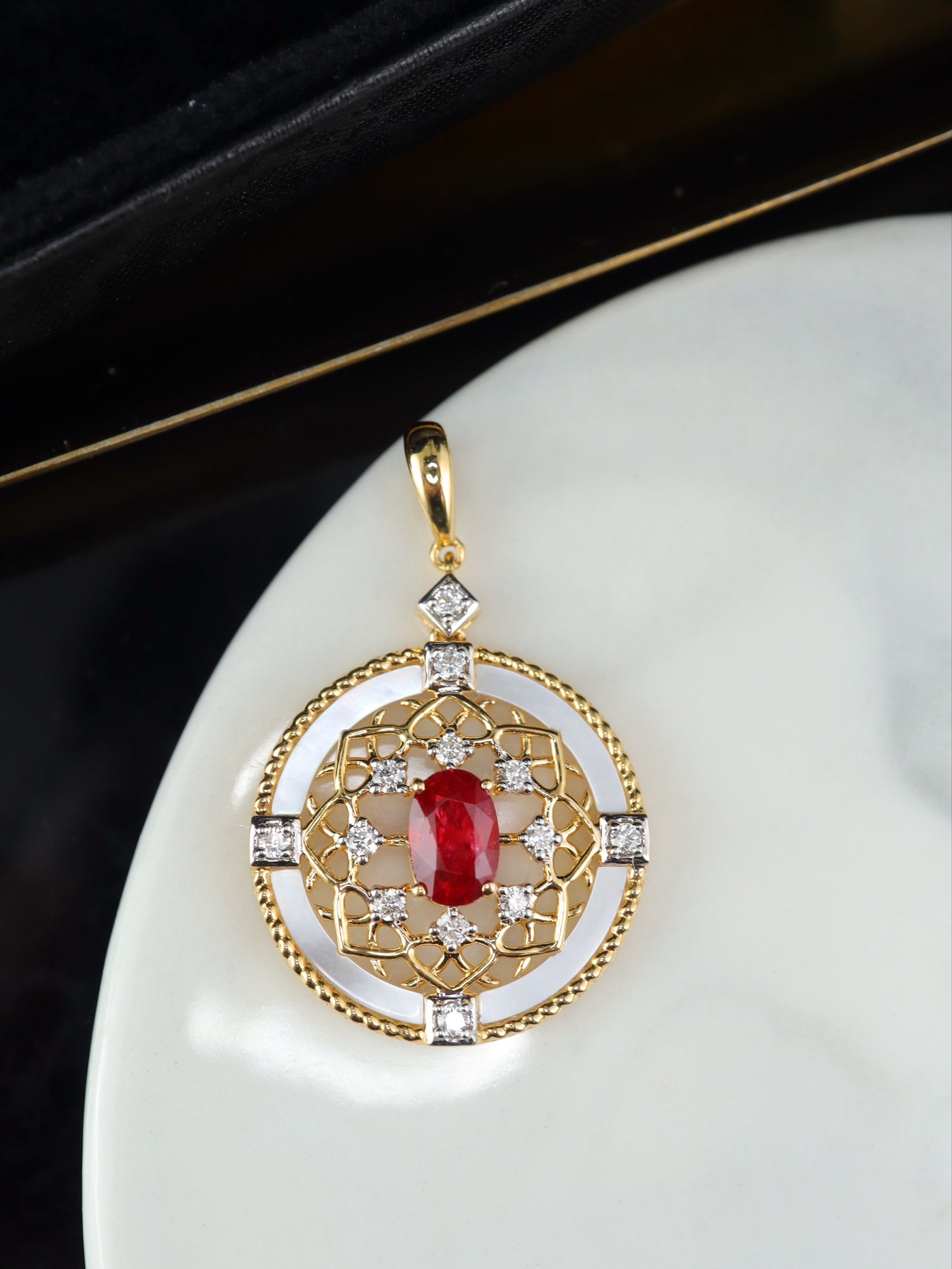 High-End Luxury Cuban Style Pendant - Exquisite Jewelry Piece