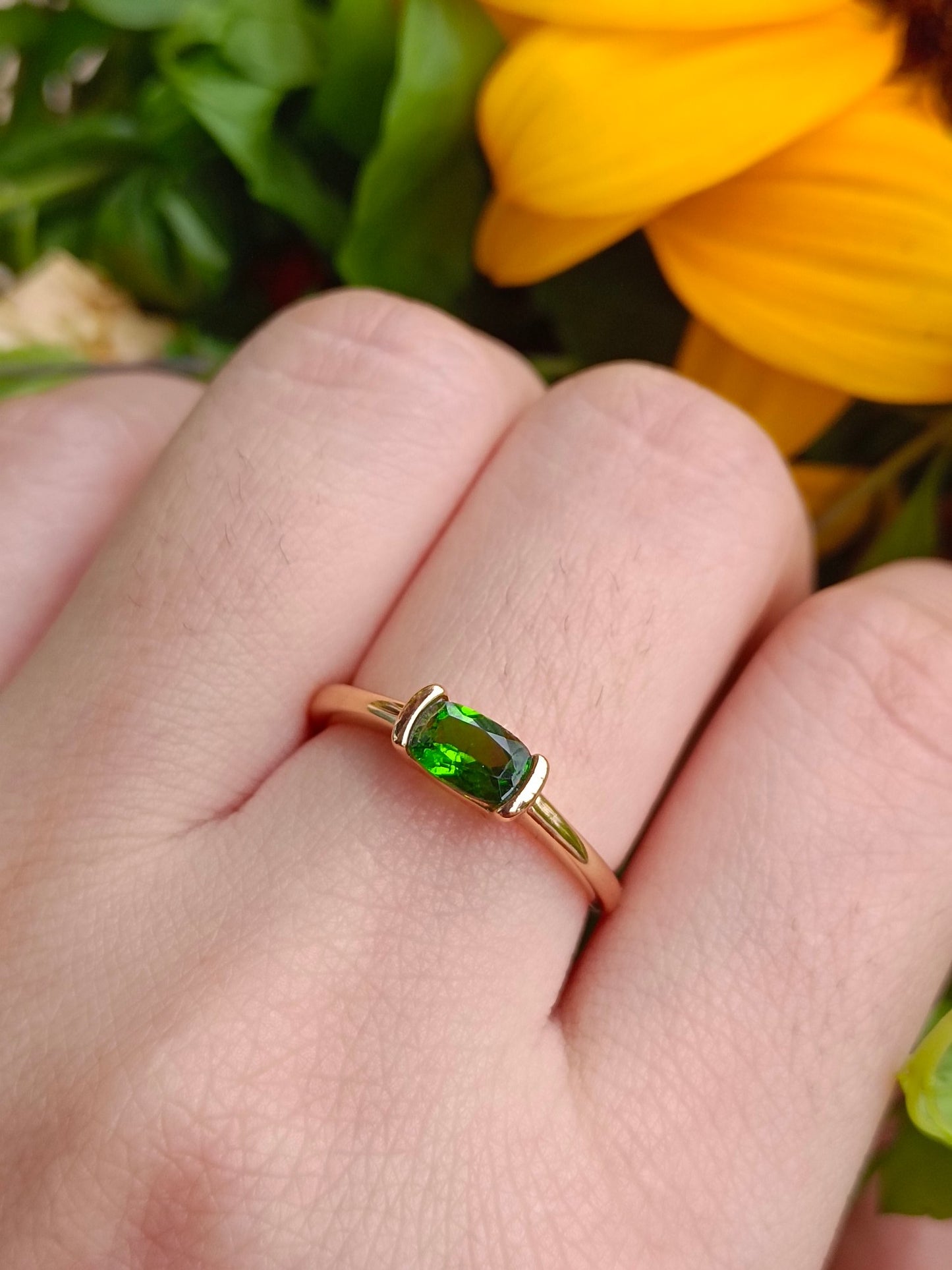 Minimalist Elegance: Natural Diopside Ring in Jewelry Collection