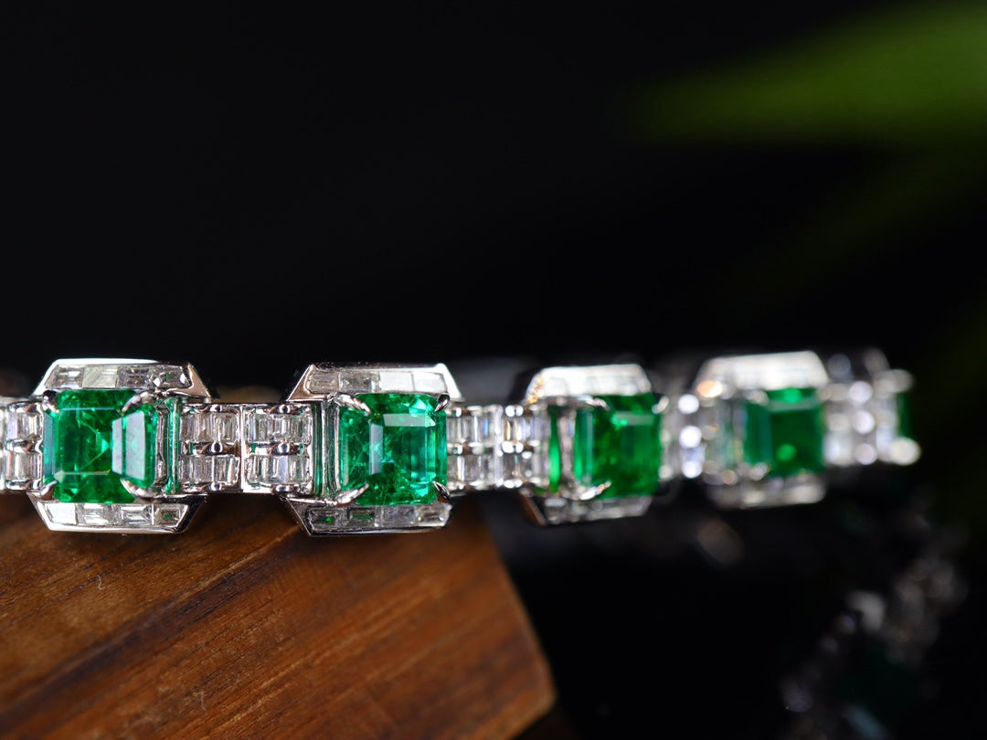 Luxury Emerald Bracelet with Diamonds - Premium Jewelry Collection