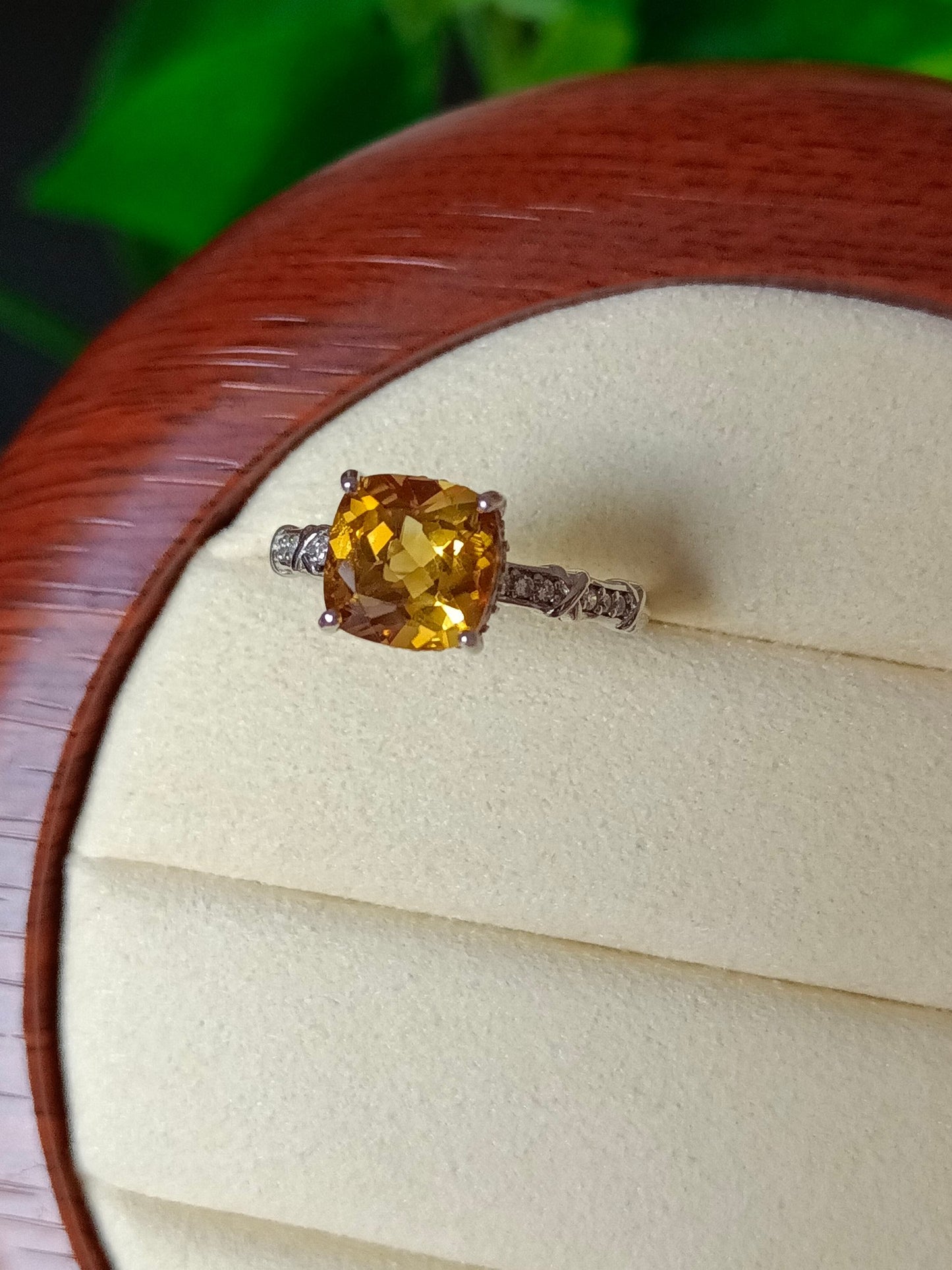 Anello quadrato con citrino giallo naturale - Gioiello squisito