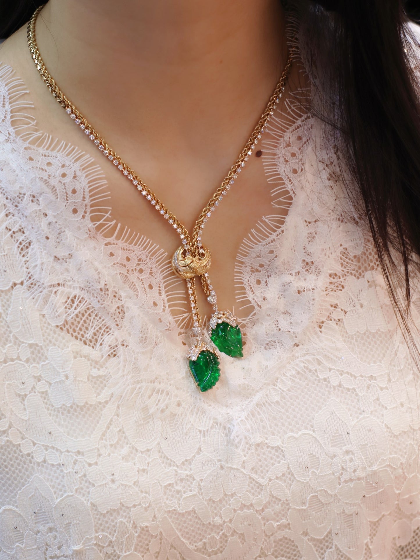 Emerald Jewelry Masterpiece: Vivid Green Engraved Pendant Set