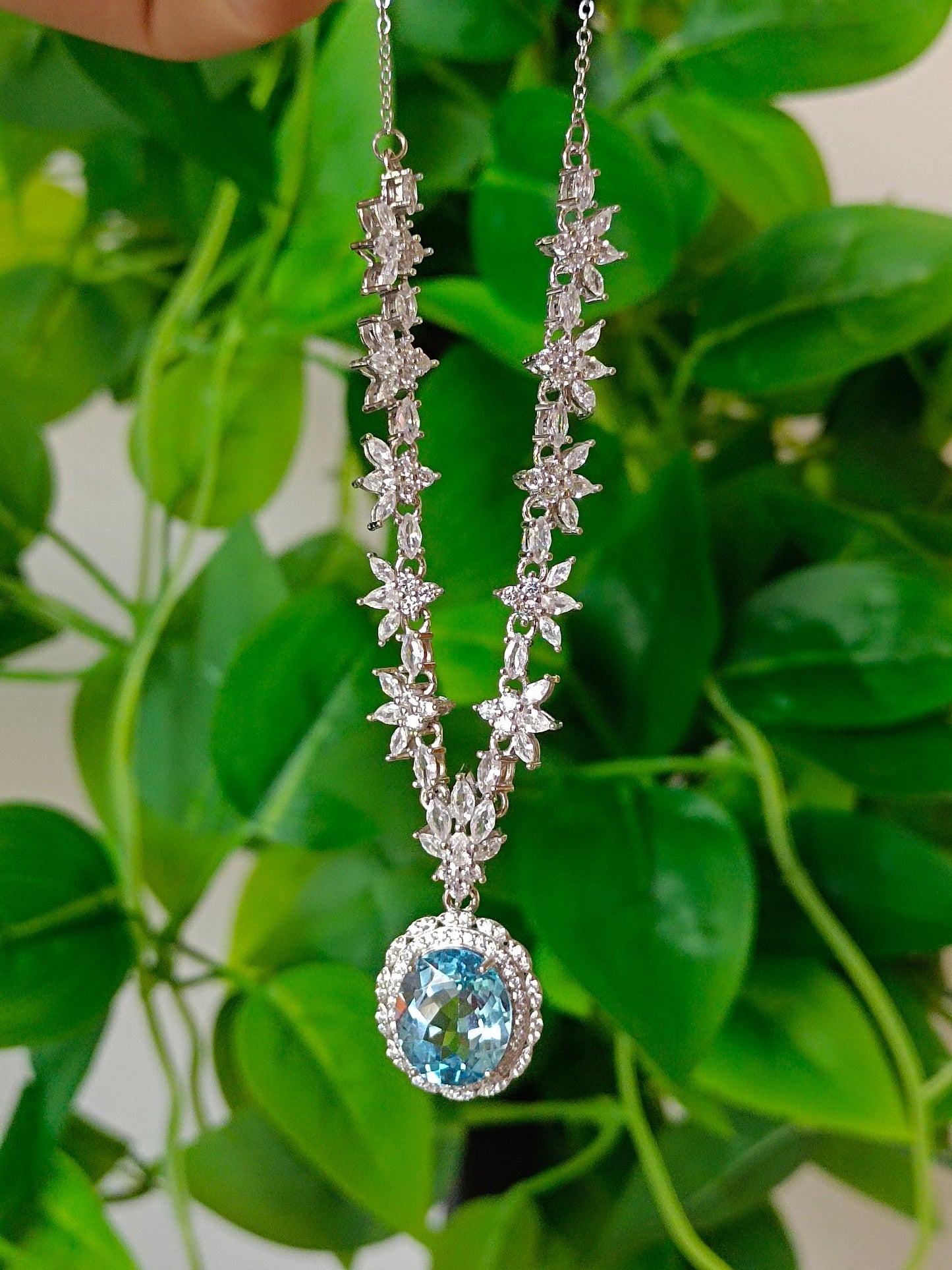 Exquisite Natural Topaz Jewelry with Sterling Silver Embedding