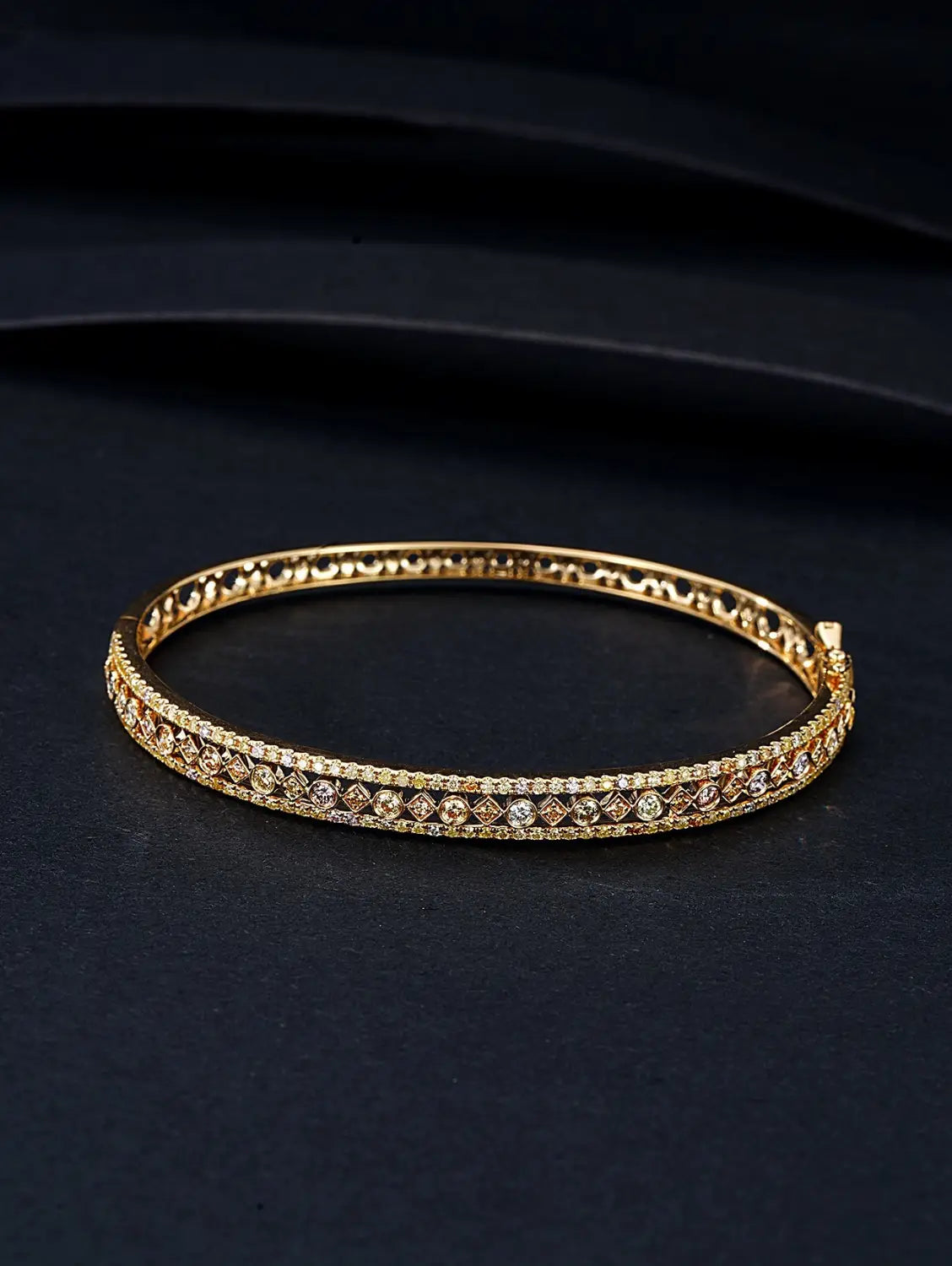 Elegant Round and Diamond Shaped Colorful Bracelet: A Gemstone Masterpiece