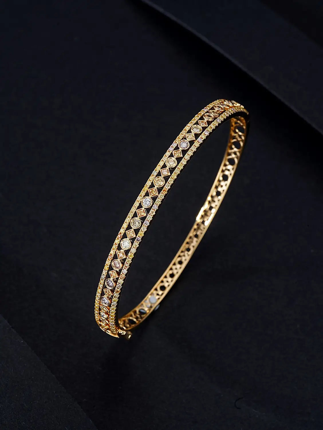 Elegant Round and Diamond Shaped Colorful Bracelet: A Gemstone Masterpiece