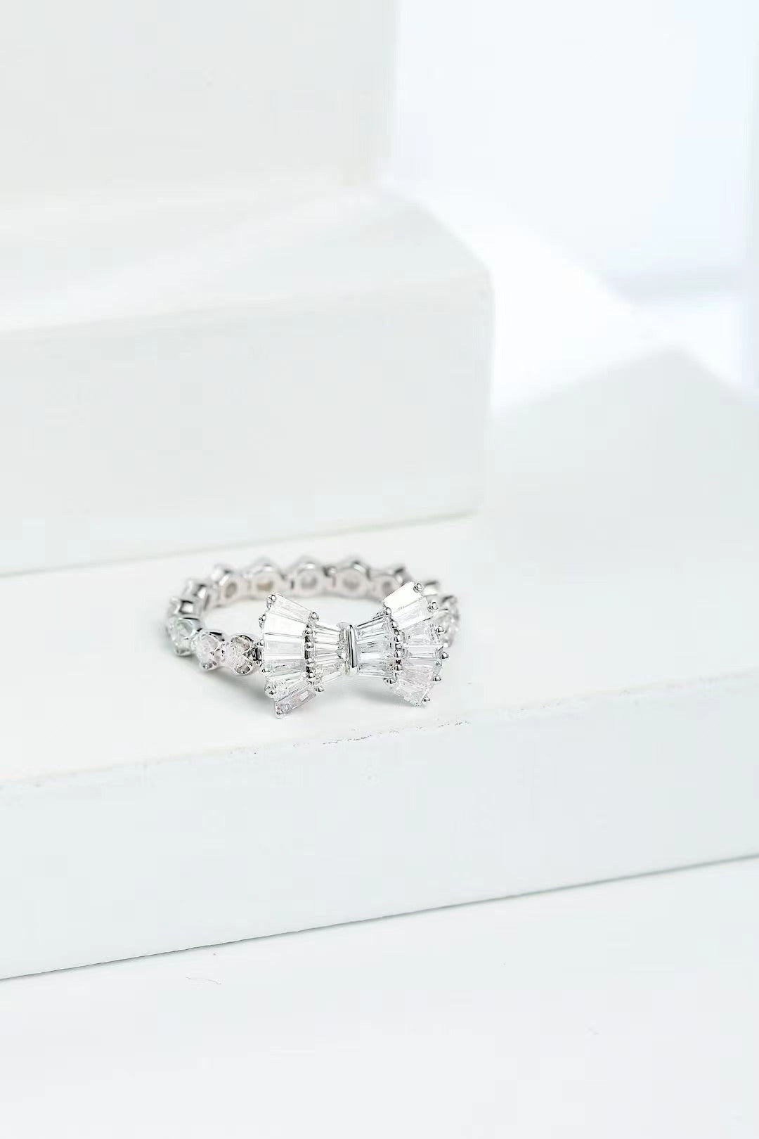 Bowknot Chain Ring - Exquisite Jewelry Piece - White Diamond Ring