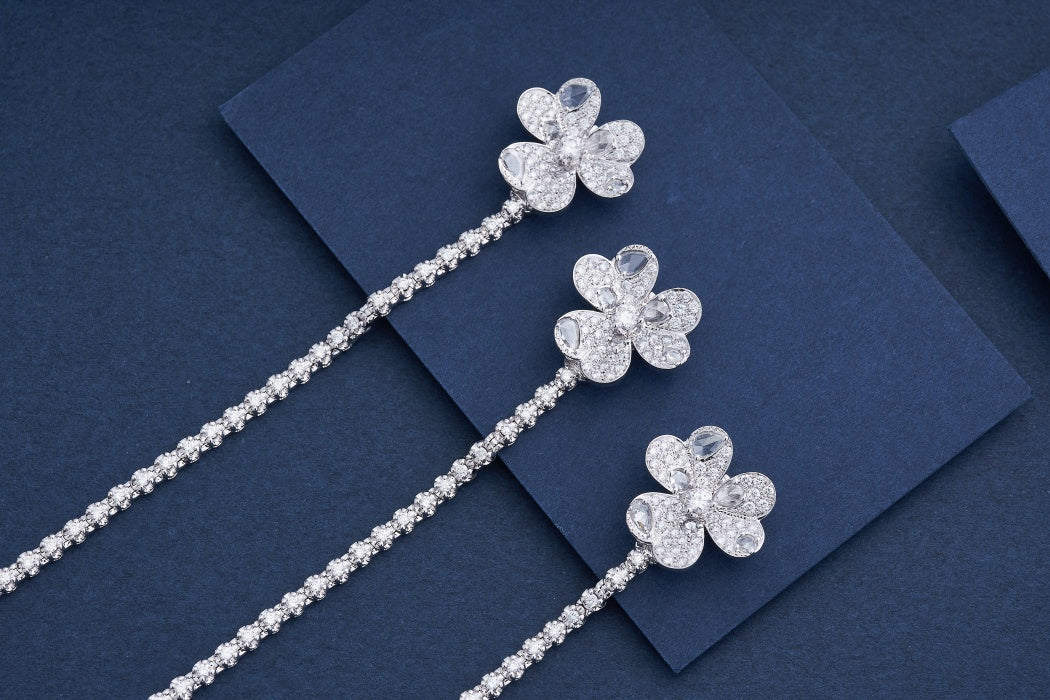 Charming Clover Bracelet - Premium Jewelry Piece - White Diamond Bracelet