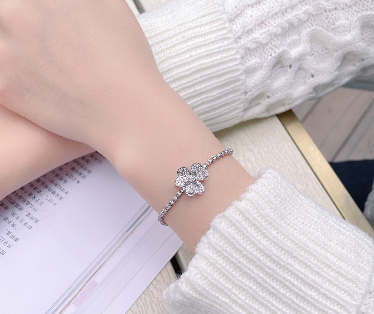 Charming Clover Bracelet - Premium Jewelry Piece - White Diamond Bracelet