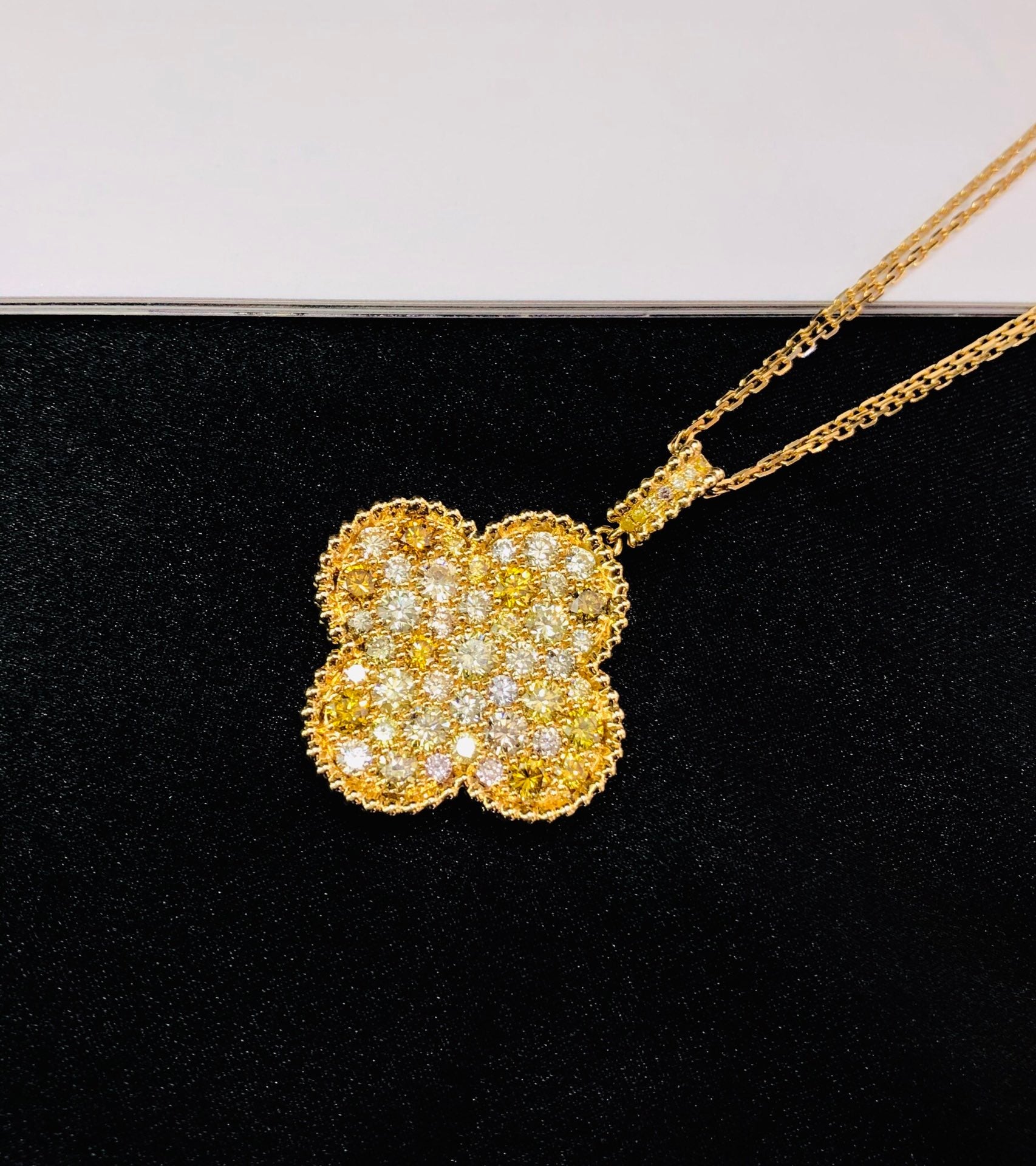 Colorful Four-Leaf Clover Pendant Jewelry - A Unique Gemstone Treasure - Yellow Diamond Pendant