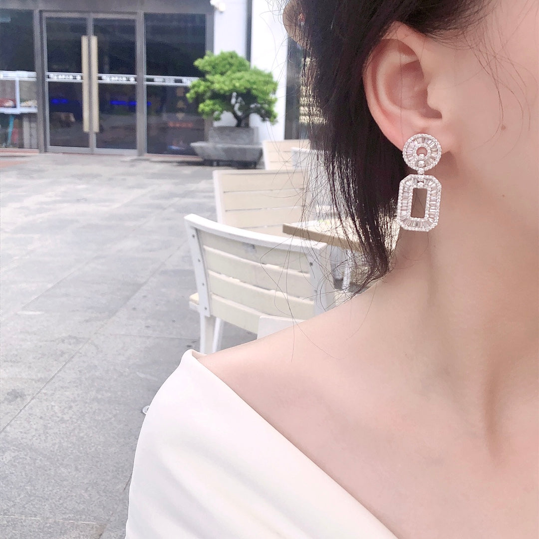 Dazzling T-Shape Diamond Earrings - Premium Jewelry - Jeweler.Jewelry