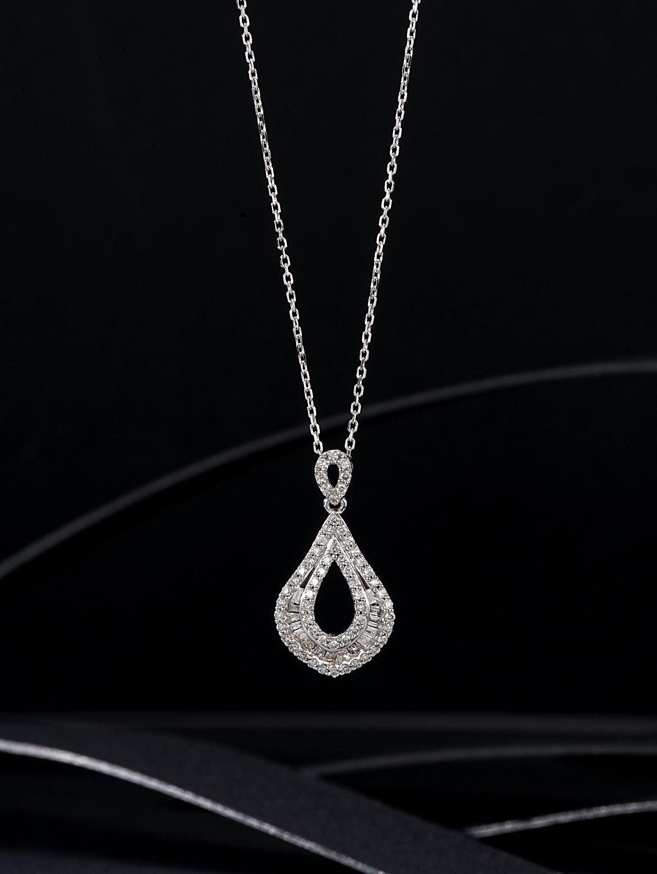 Delicate Teardrop T-Shaped Pendant Jewelry - White Diamond Pendant