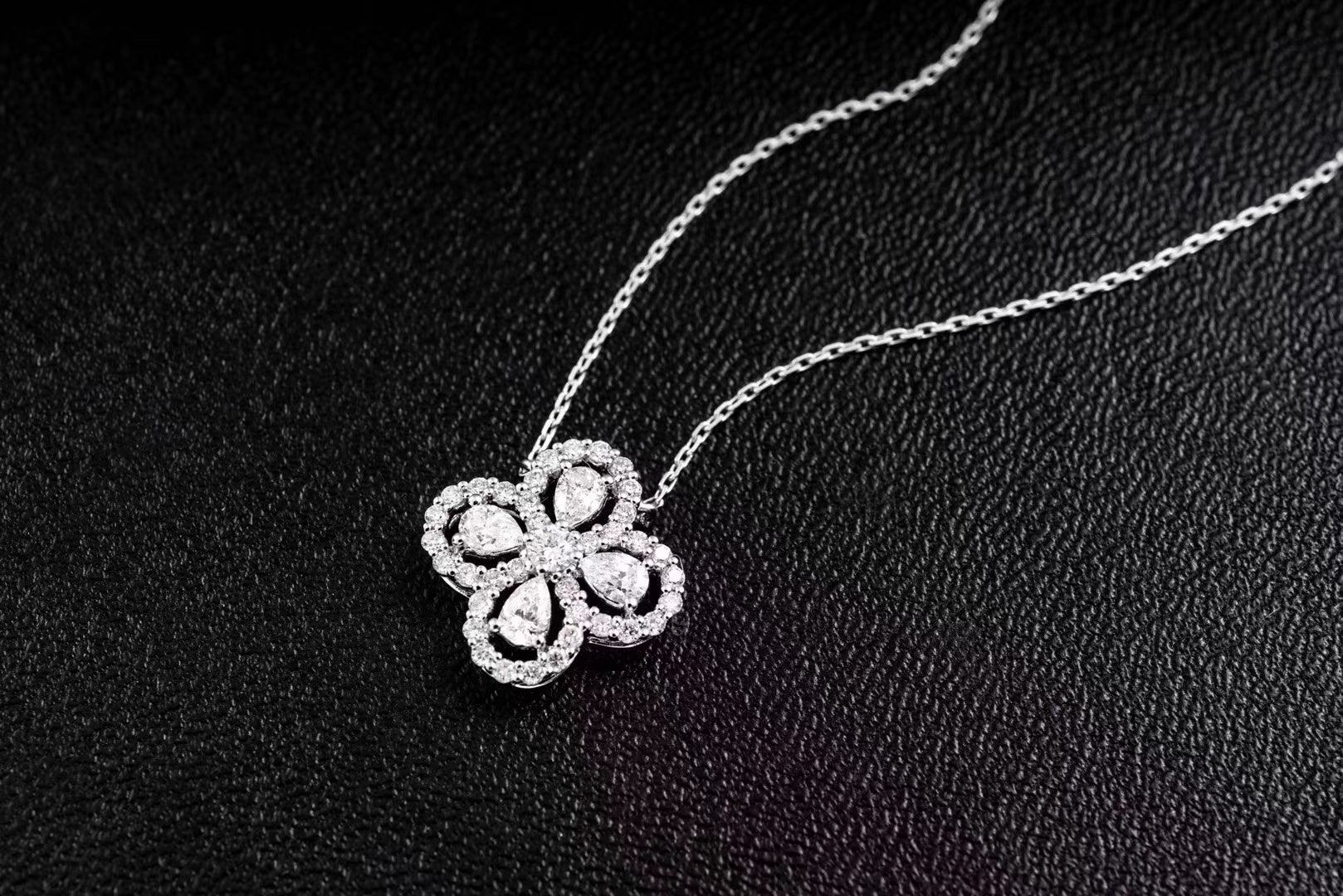 Delicate Water Drop Four-Leaf Clover Pendant Jewelry - White Diamond Pendant