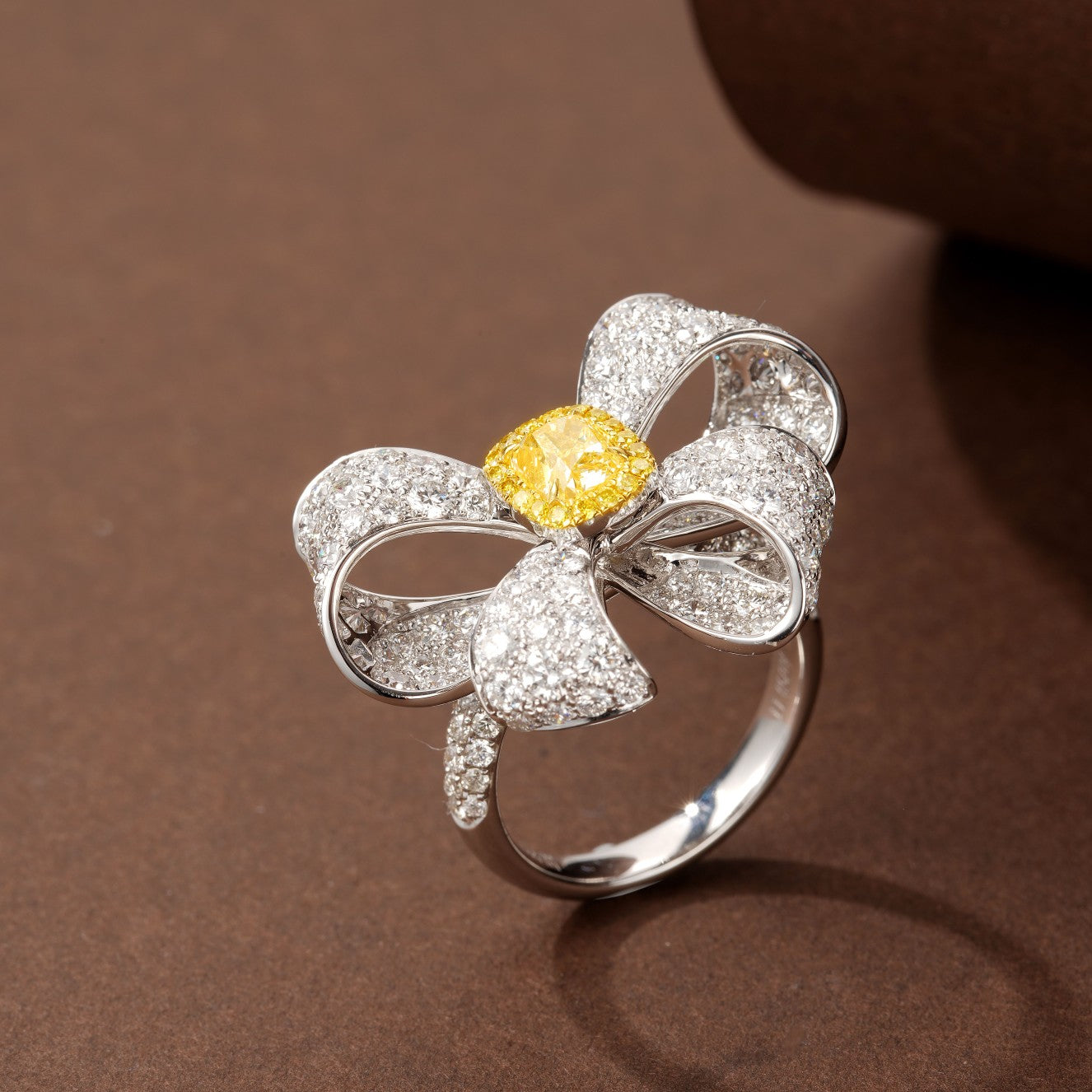 Diamond Bowknot Ring - Luxurious Jewelry Piece - Yellow Diamond Ring