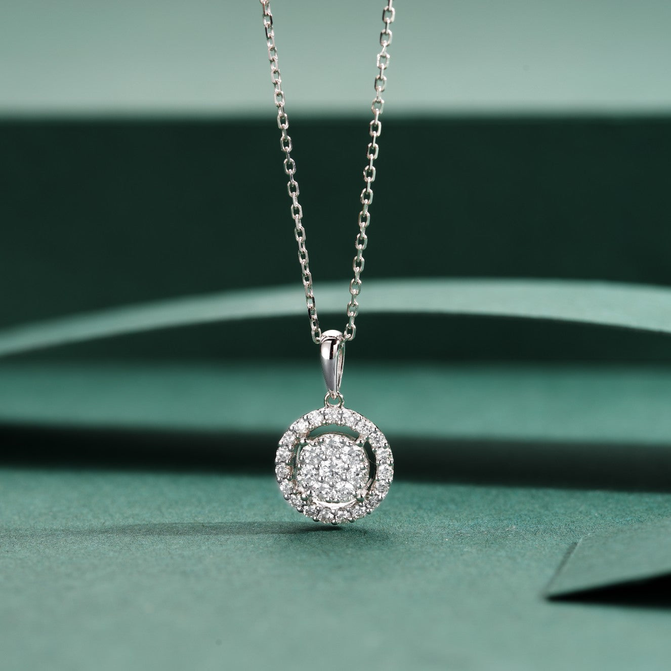 Diamond Cluster Pendant - Round Diamond Seven-Stone Setting - White Diamond Pendant