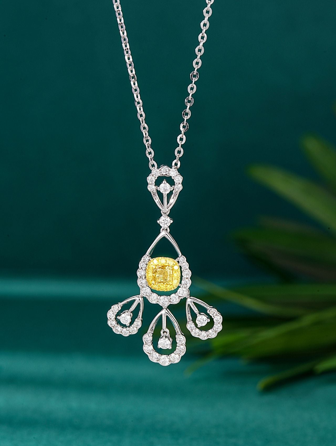 Diamond Drop-Shaped Fan Pendant Jewelry - Yellow Diamond Pendant