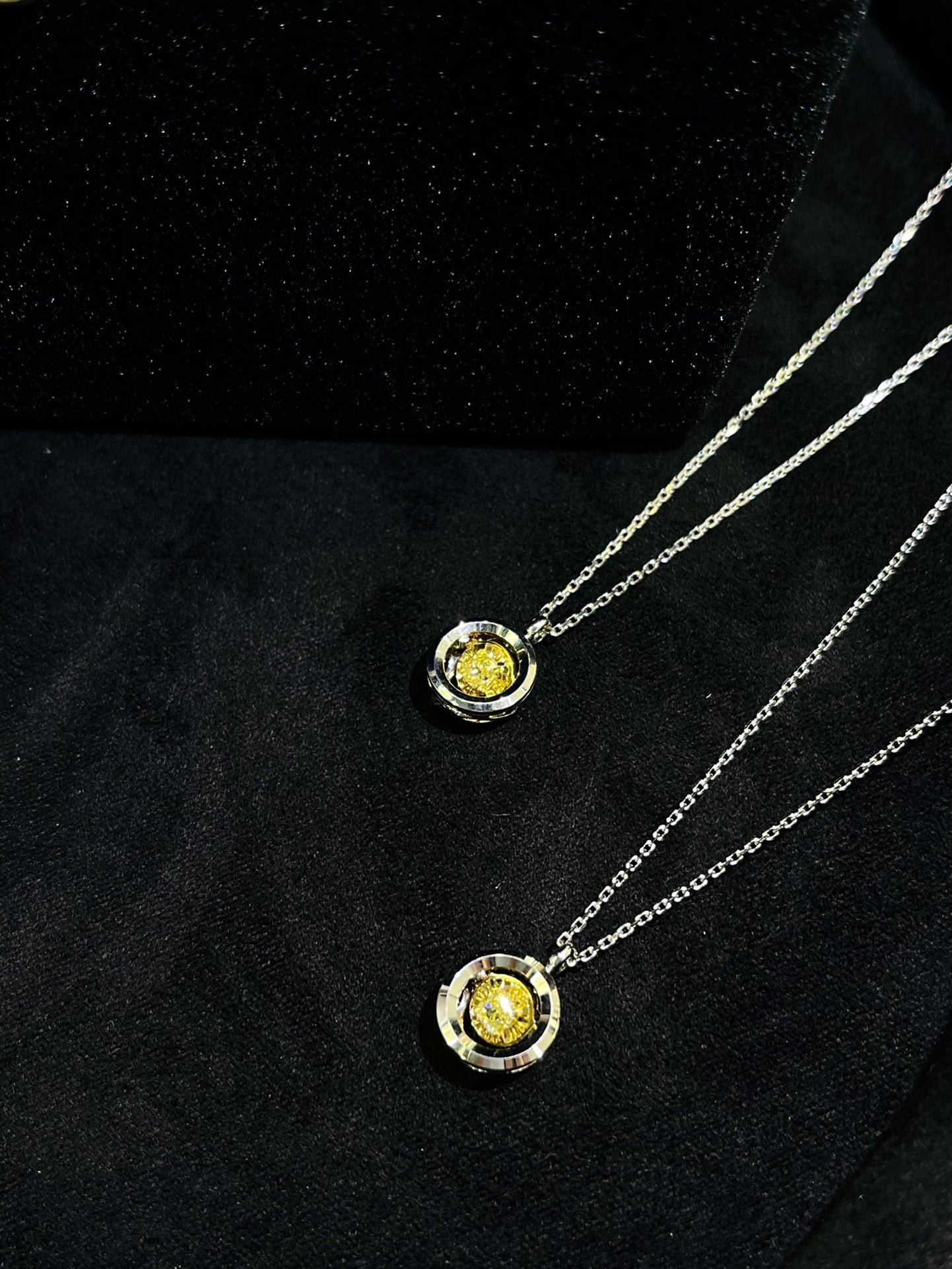 Diamond Flexible Flower Chain Pendant Jewelry - Yellow Diamond Pendant