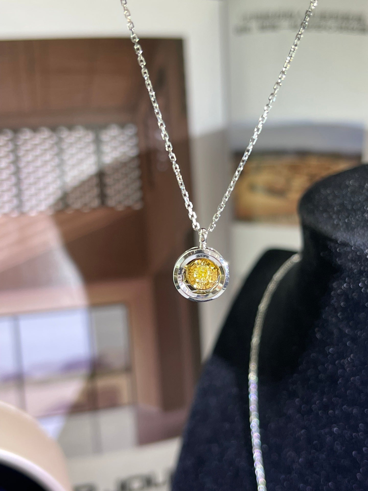 Diamond Flexible Flower Chain Pendant Jewelry - Yellow Diamond Pendant