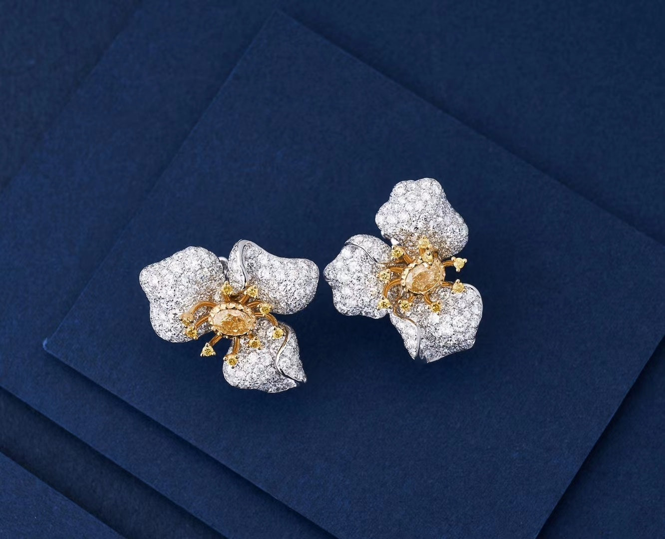 Diamond Flower Core Ear Cuff Jewelry - Wholesale Offer Jeweler.Jewelry