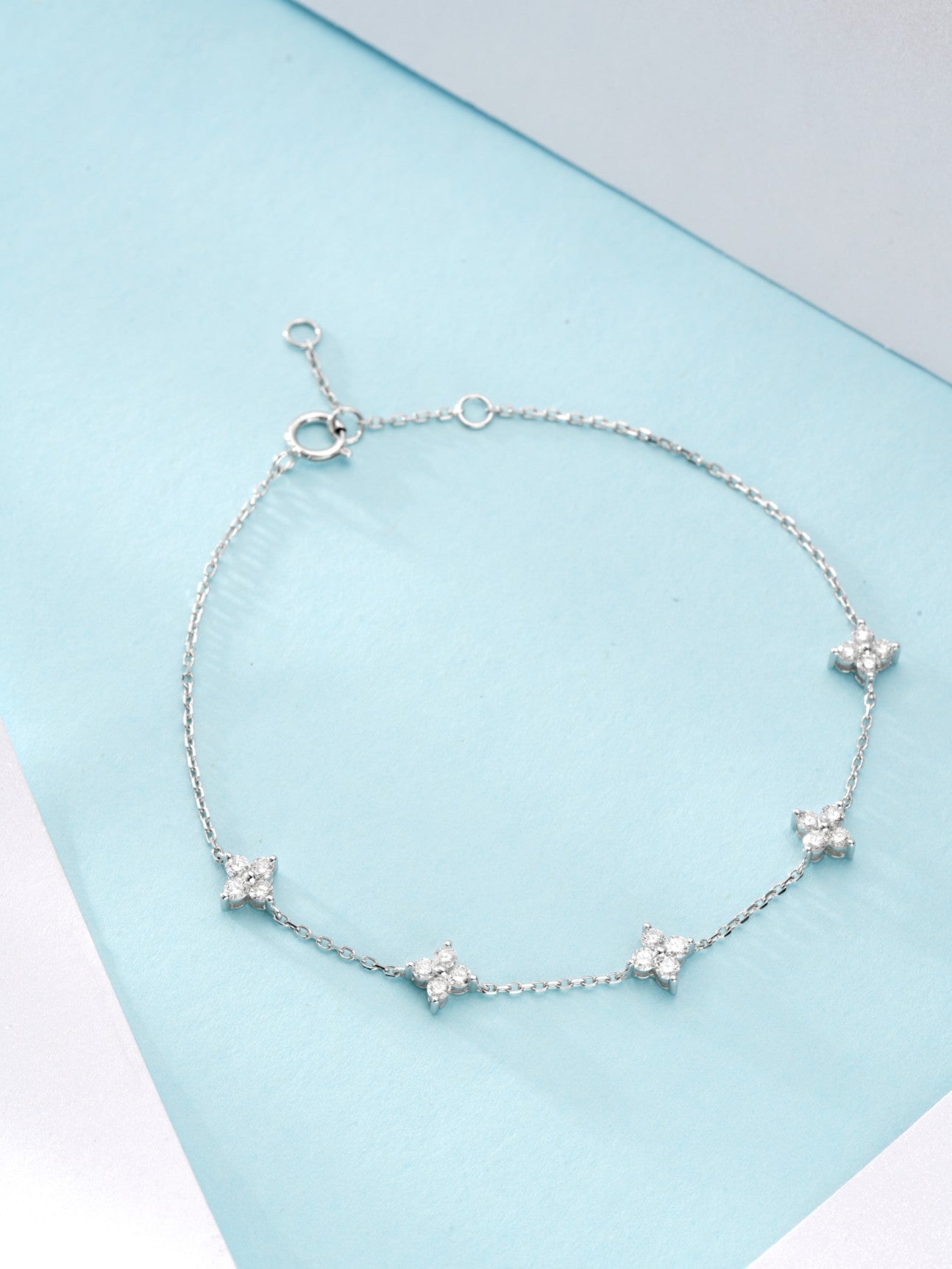 Diamond Four-Leaf Clover Bracelet - Exquisite Jewelry Piece - White Diamond Bracelet