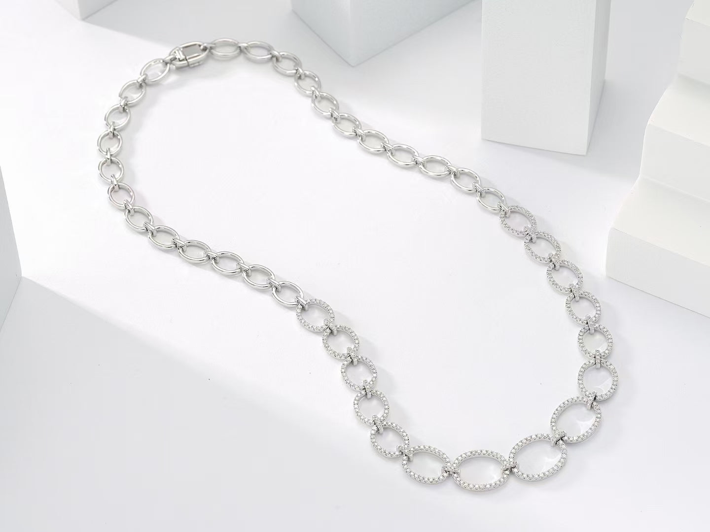 Diamond Interlocking Chain Necklace - Luxurious Jewelry Piece - White Diamond Necklace