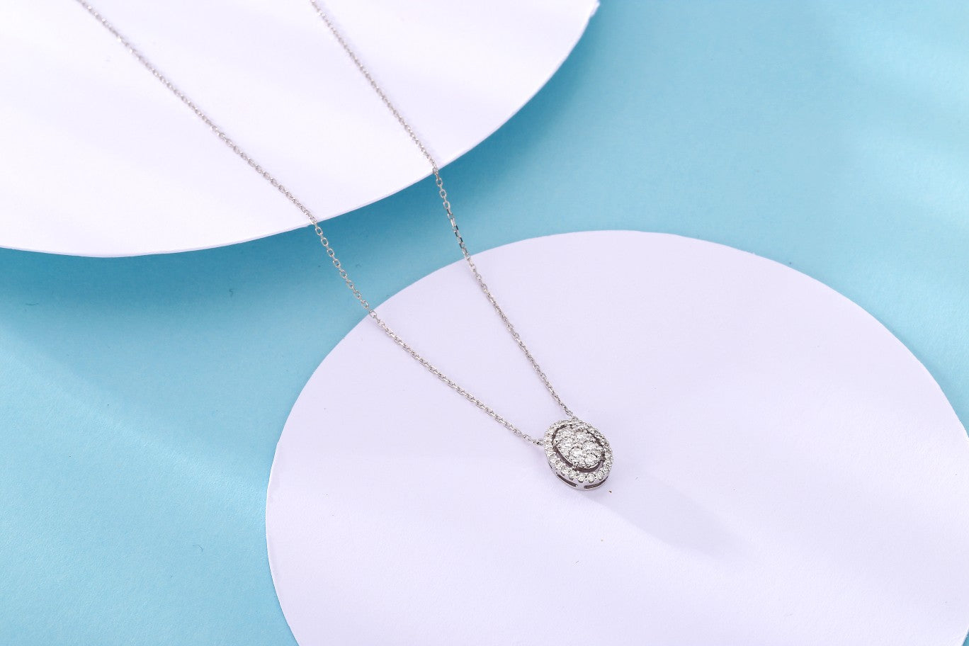 Diamond Pendant Elegance: Oval Cut Sparkling Jewelry - White Diamond Pendant