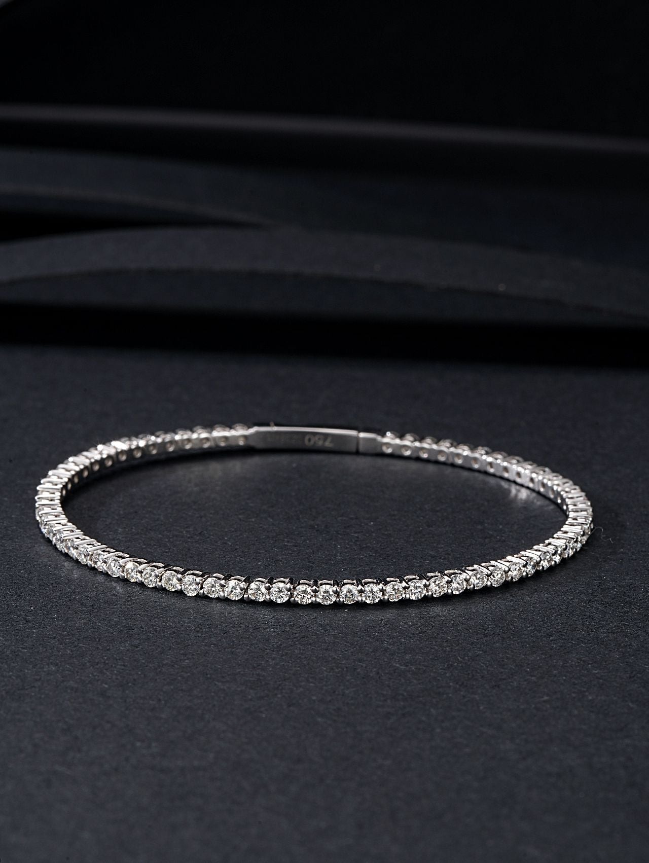 Diamond Single Circle Bracelet - Luxurious Jewelry Piece - White Diamond Bracelet