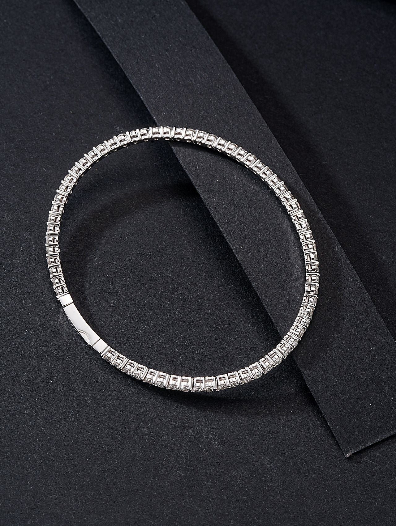 Diamond Single Circle Bracelet - Luxurious Jewelry Piece - White Diamond Bracelet