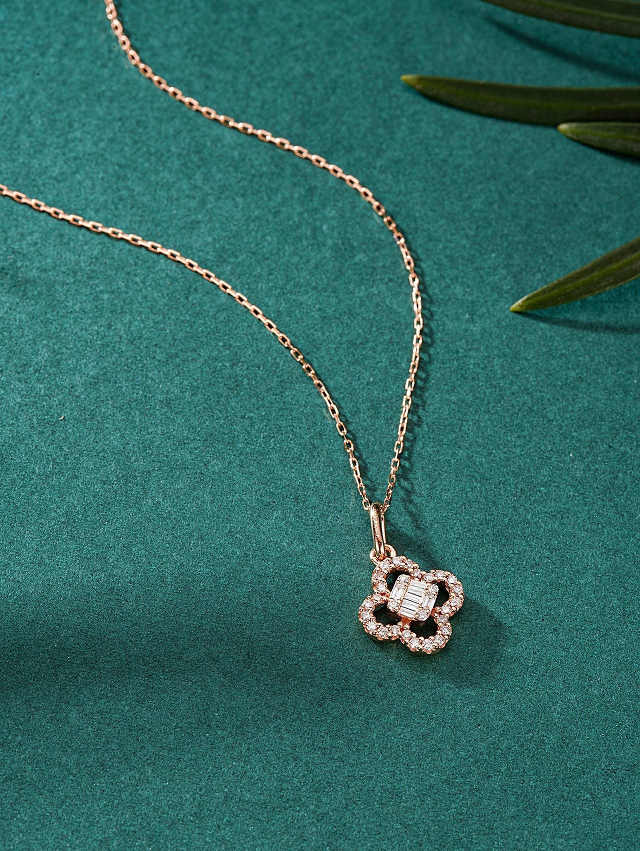 Diamond Square Four-Leaf Pendant - Elegant Jewelry Piece - White Diamond Pendant