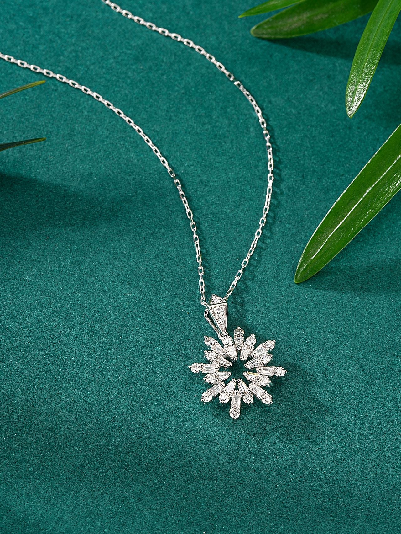 Diamond Sunflower Pendant - Exquisite Jewelry Piece - White Diamond Pendant