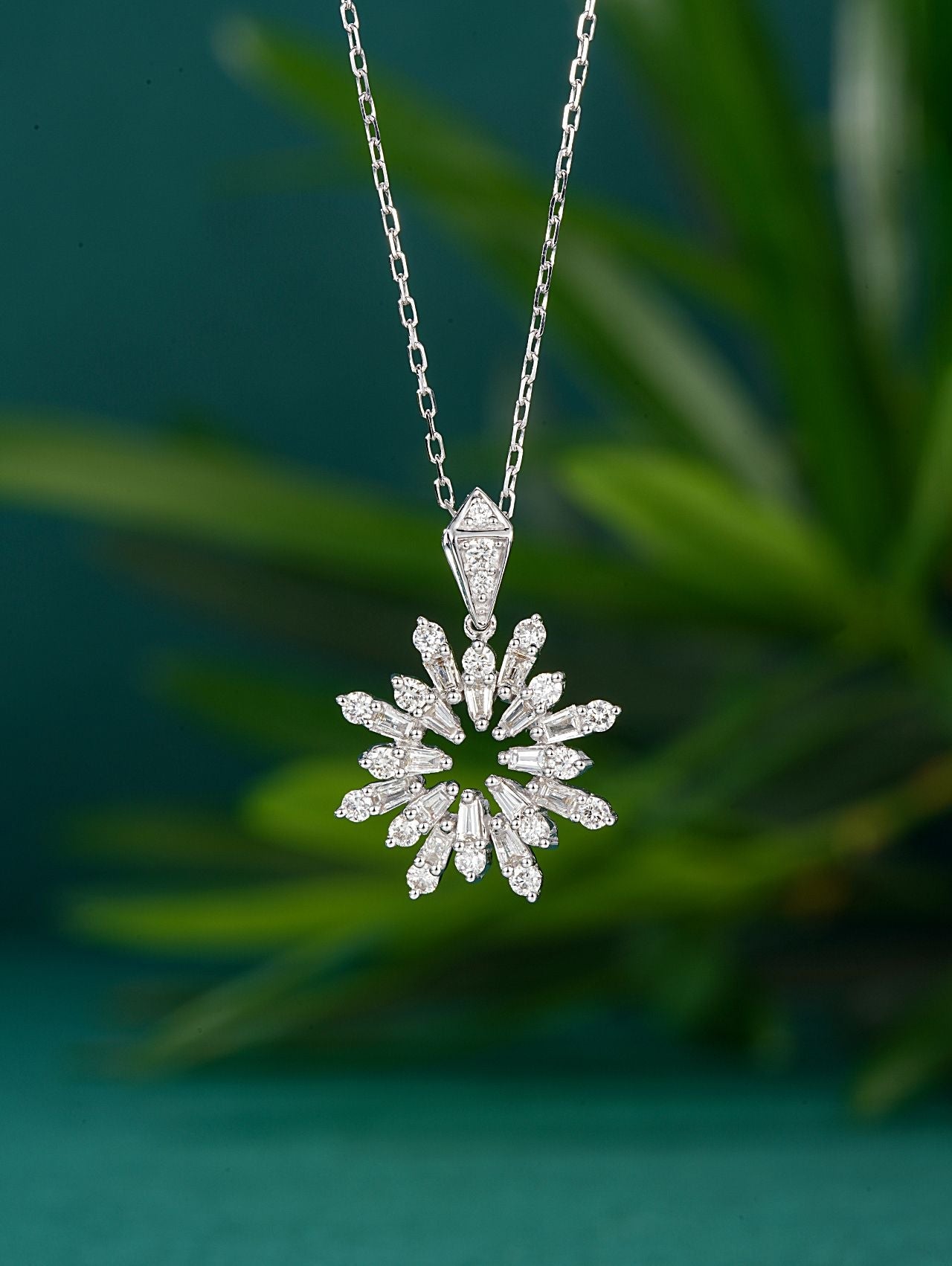 Diamond Sunflower Pendant - Exquisite Jewelry Piece - White Diamond Pendant