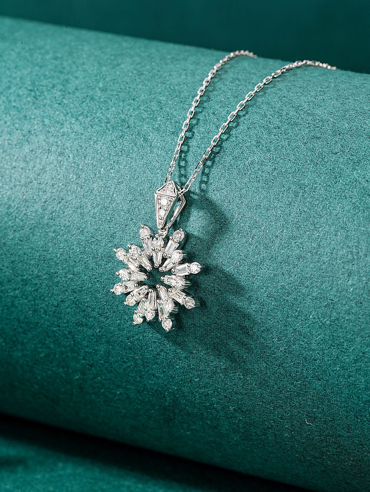 Diamond Sunflower Pendant - Exquisite Jewelry Piece - White Diamond Pendant