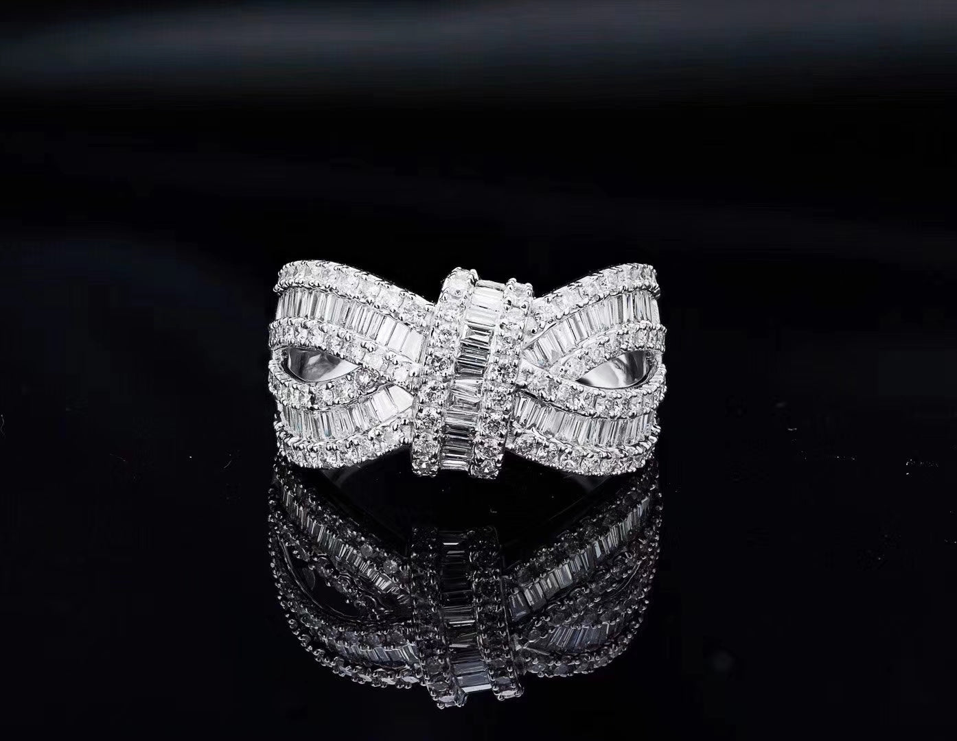 Diamond X Ring - Luxurious Jewelry Piece for Elegant Statements - White Diamond Ring