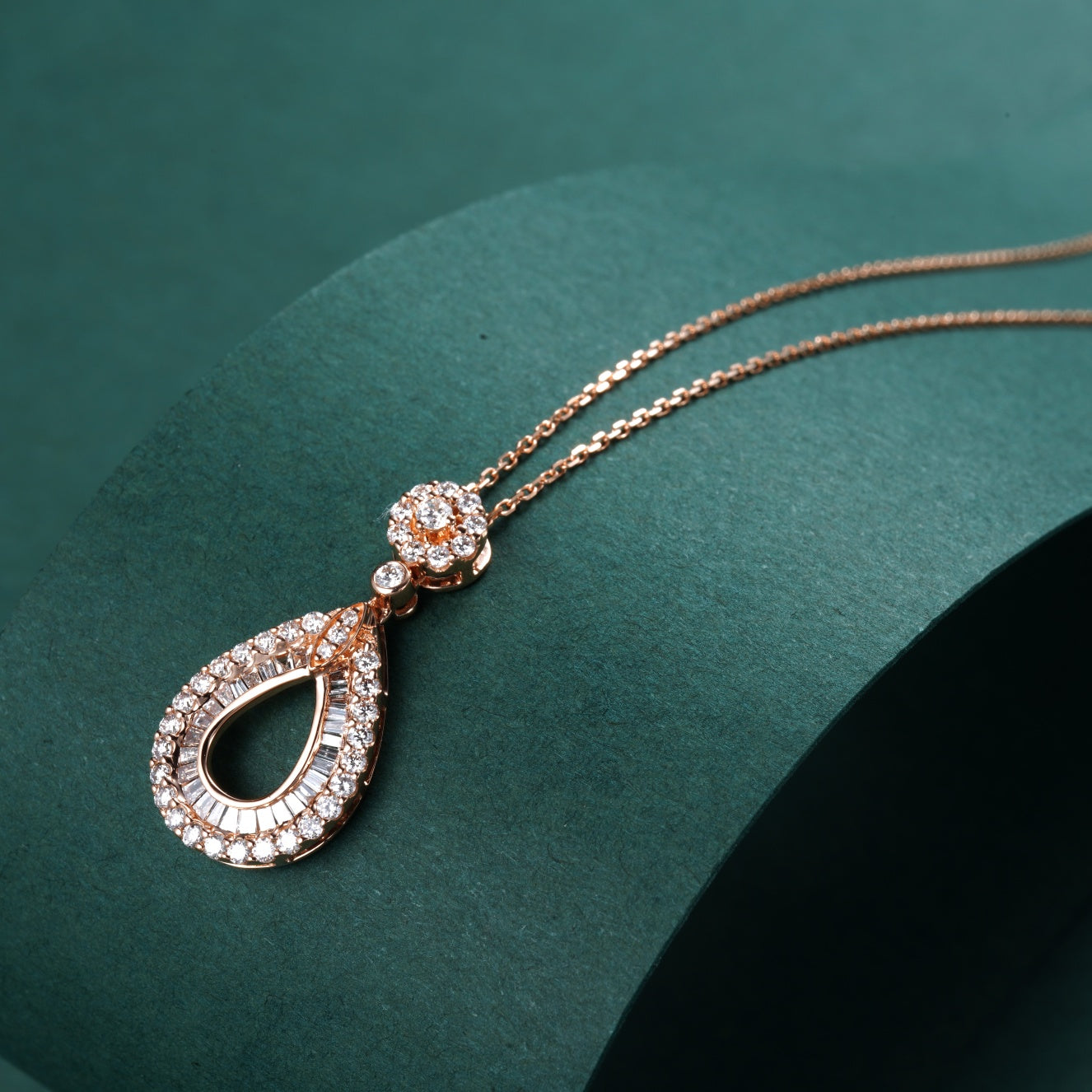 Double Layer Diamond Pendant - Luxurious Jewelry Piece - White Diamond Pendant