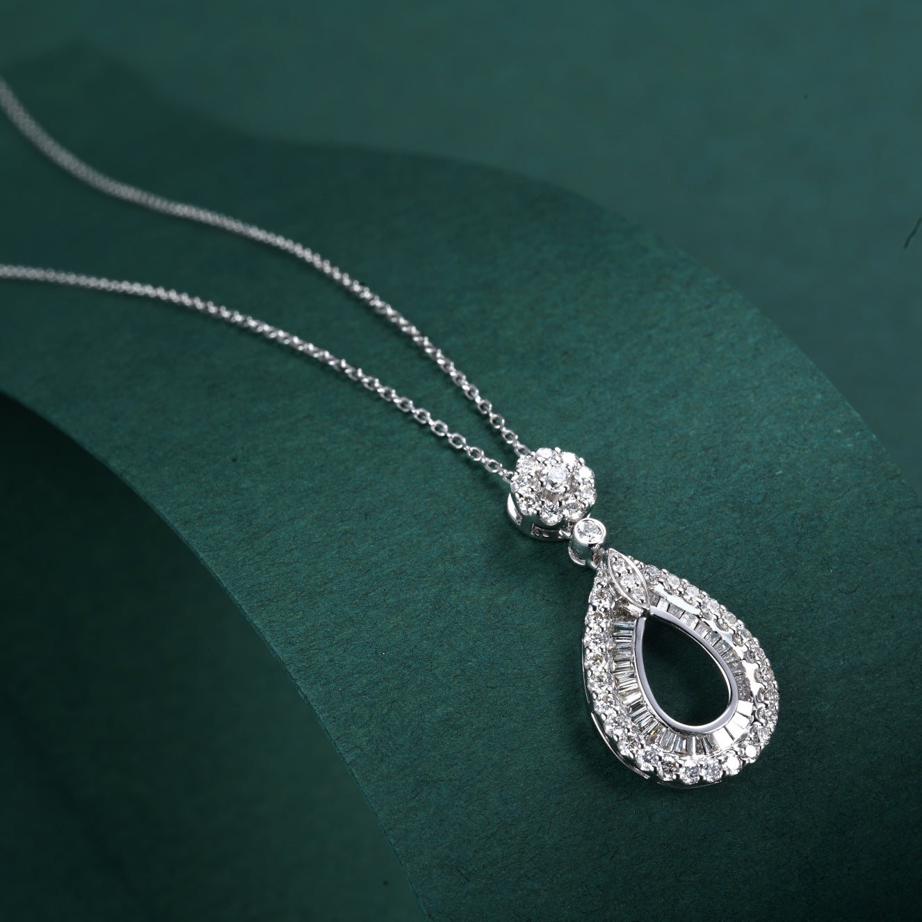 Double Layer Diamond Pendant - Luxurious Jewelry Piece - White Diamond Pendant