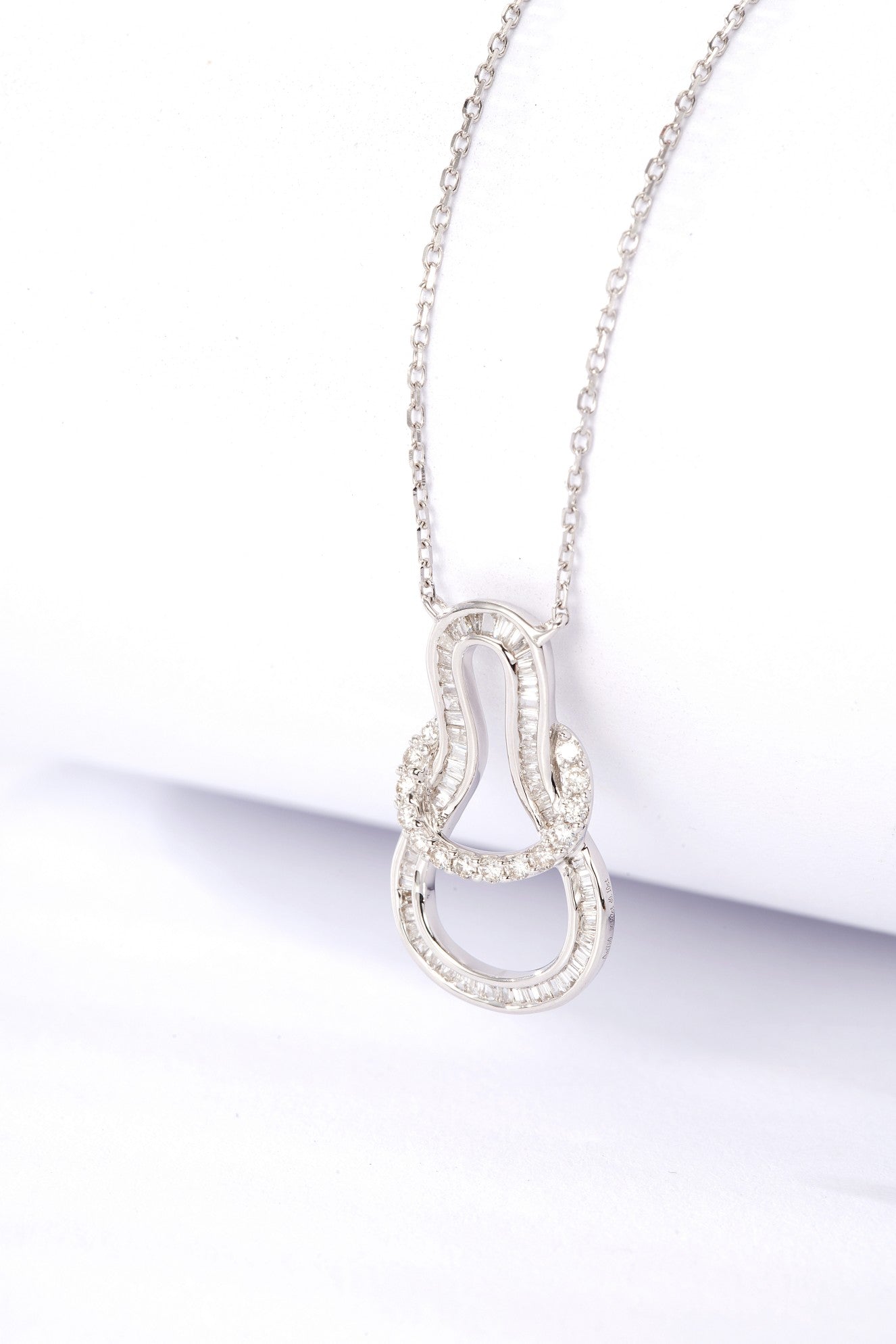 Double-Layered Gourd Pendant Jewelry - Unique and Elegant Choice - White Diamond Pendant