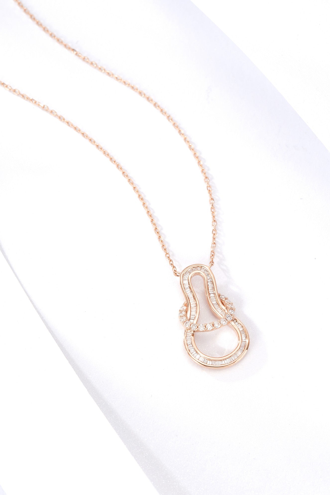 Double-Layered Gourd Pendant Jewelry - Unique and Elegant Choice - White Diamond Pendant