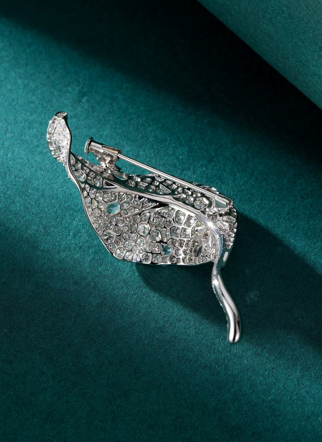 Elegant 3D Leaf Brooch Jewelry - A Unique and Luxurious Choice - Brooch